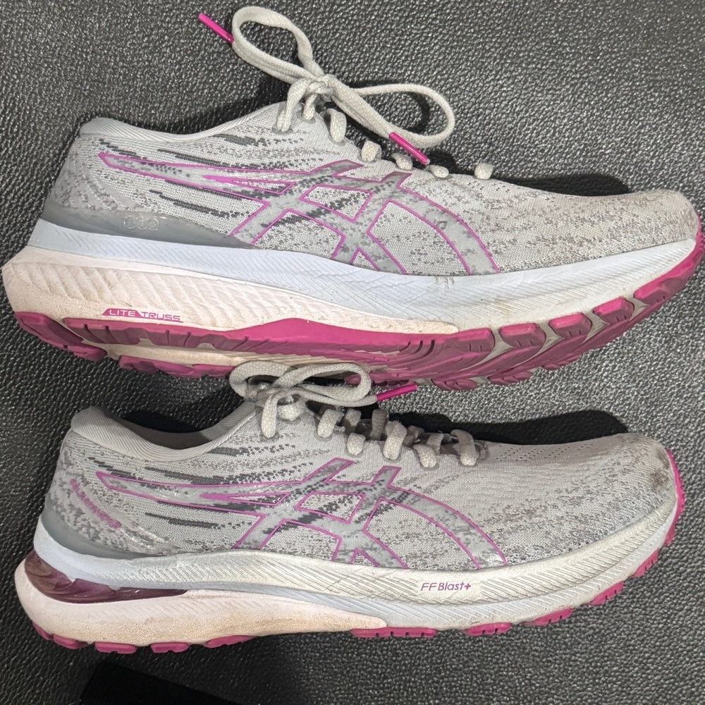 Womens Asics Kayanos 29